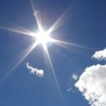 Dermatologista faz alerta sobre consequências graves causadas por protetor solar vencido