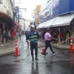 Trechos do Centro de Campos são interditados para facilitar a circulação de consumidores Trechos do Centro de Campos são interditados para facilitar a circulação de consumidores