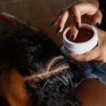 Pomadas capilares: Ministério da Saúde e Anvisa alertam sobre uso do produto no Carnaval Pomadas capilares: Ministério da Saúde e Anvisa alertam sobre uso do produto no Carnaval