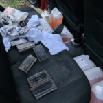 Carros com explosivos são encontrados perto de escolas no Rio