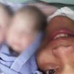 Mãe descobre filho gêmeo após amiga ver criança idêntica em outra cidade Mãe descobre filho gêmeo após amiga ver criança idêntica em outra cidade