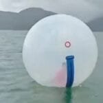 Criança de Campos fica à deriva em bolha inflável em praia do ES Criança de Campos fica à deriva em bolha inflável em praia do ES