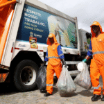 Dia do Gari: Coletor de Campos conta trajetória de orgulho e desafios Dia do Gari: Coletor de Campos conta trajetória de orgulho e desafios